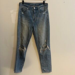 American Eagle Ripped Mom Jean Size 4